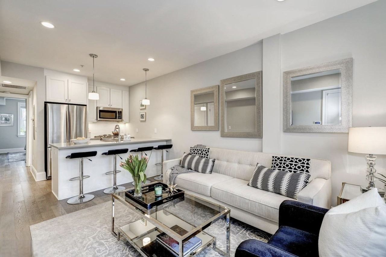 3918 W St Nw #4 - Photo 3 of 19