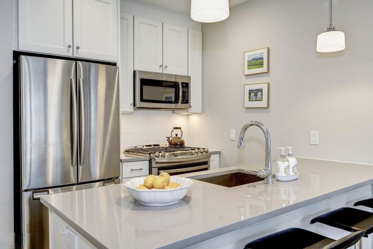 3918 W St Nw #4 - Photo 6 of 19