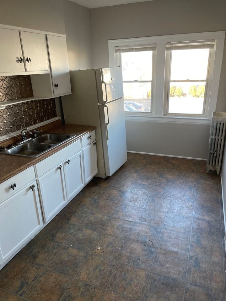 3456 W 117th St #2 - Photo 7 of 10