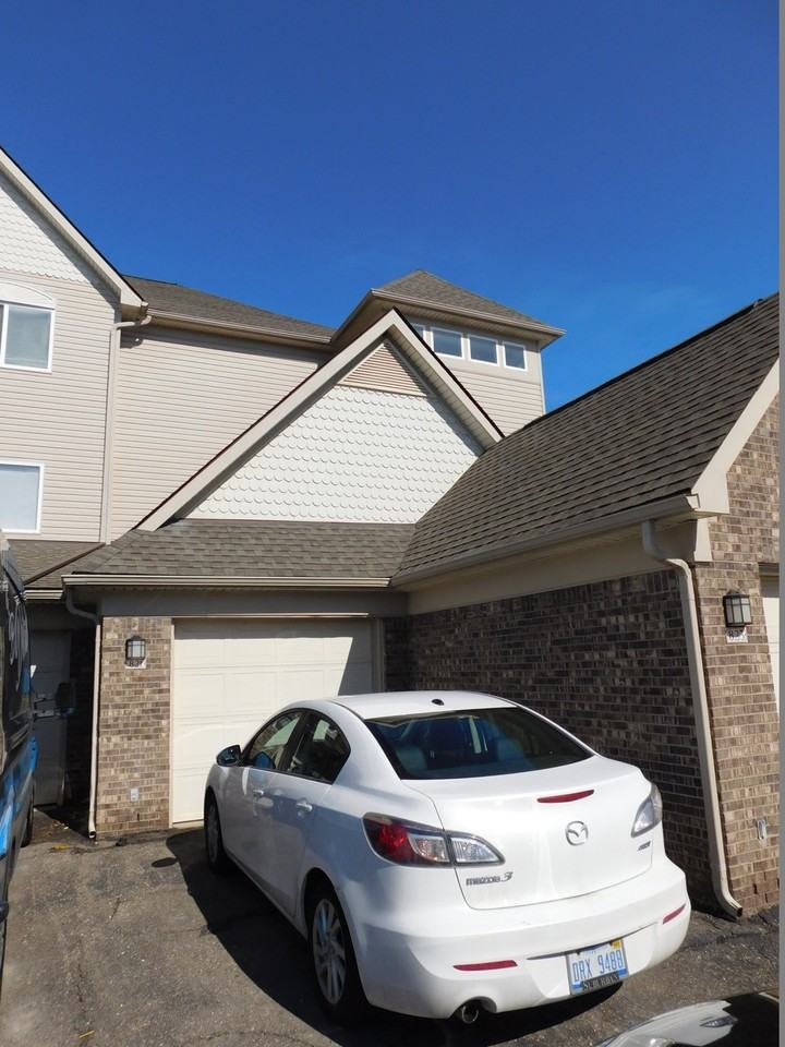 821 Brandon Ave #821 - Photo 3 of 33