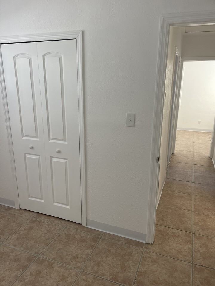 13400 1st St E #4 - Photo 4 of 9