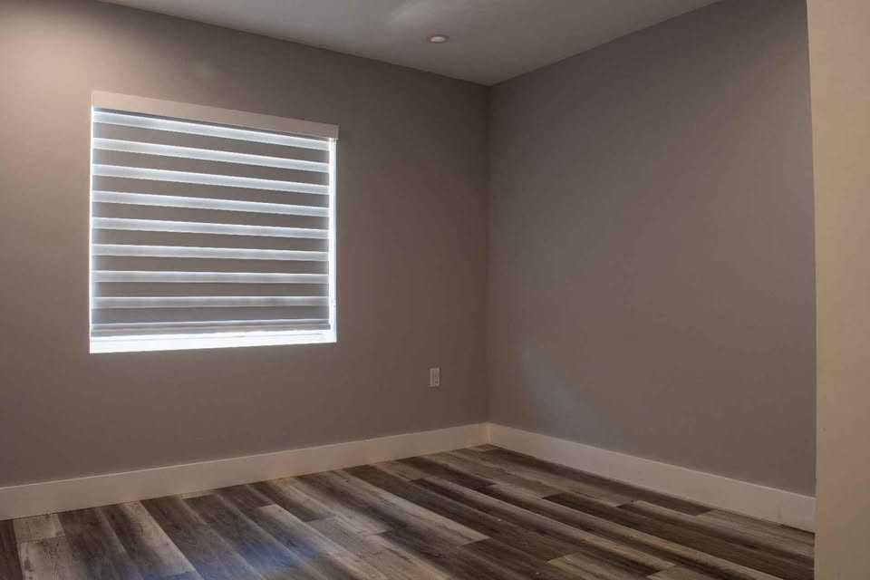 1652 Nw 1st St #2 - Photo 4 of 5