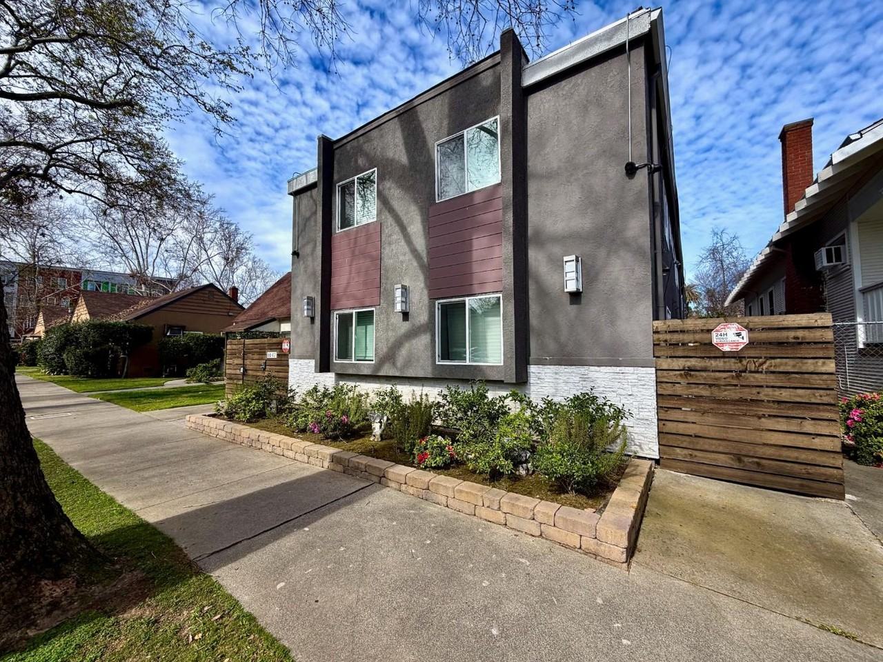 1017 U St - Photo 3 of 14