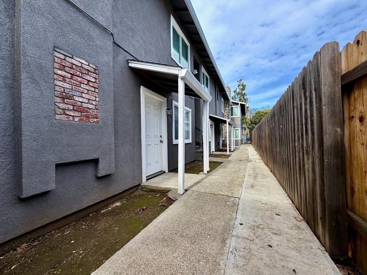 1819 W St - Photo 3 of 4