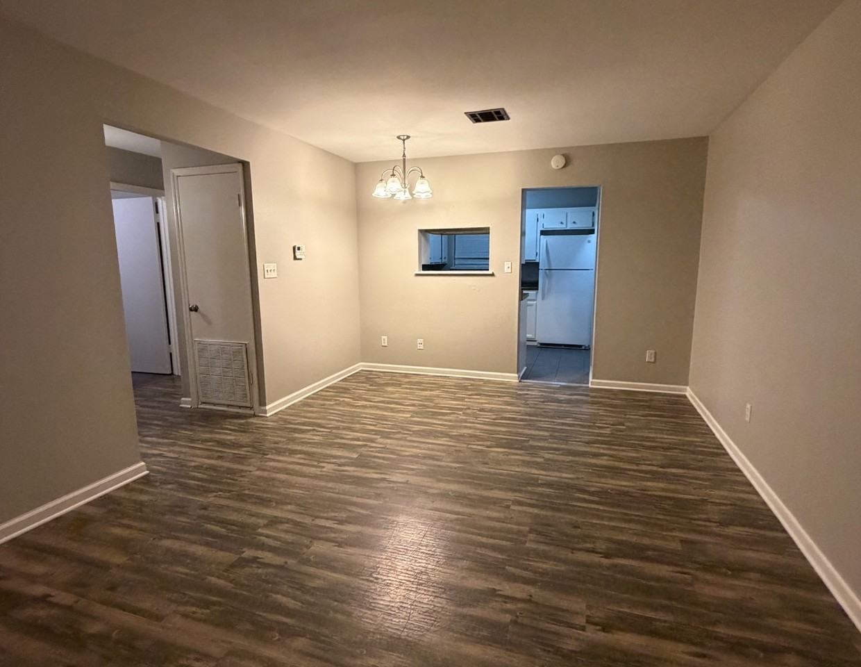 205 Windward St - Photo 4 of 10