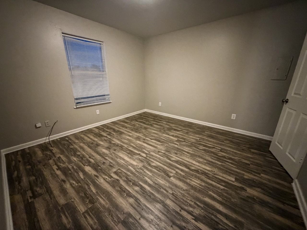 205 Windward St - Photo 5 of 10