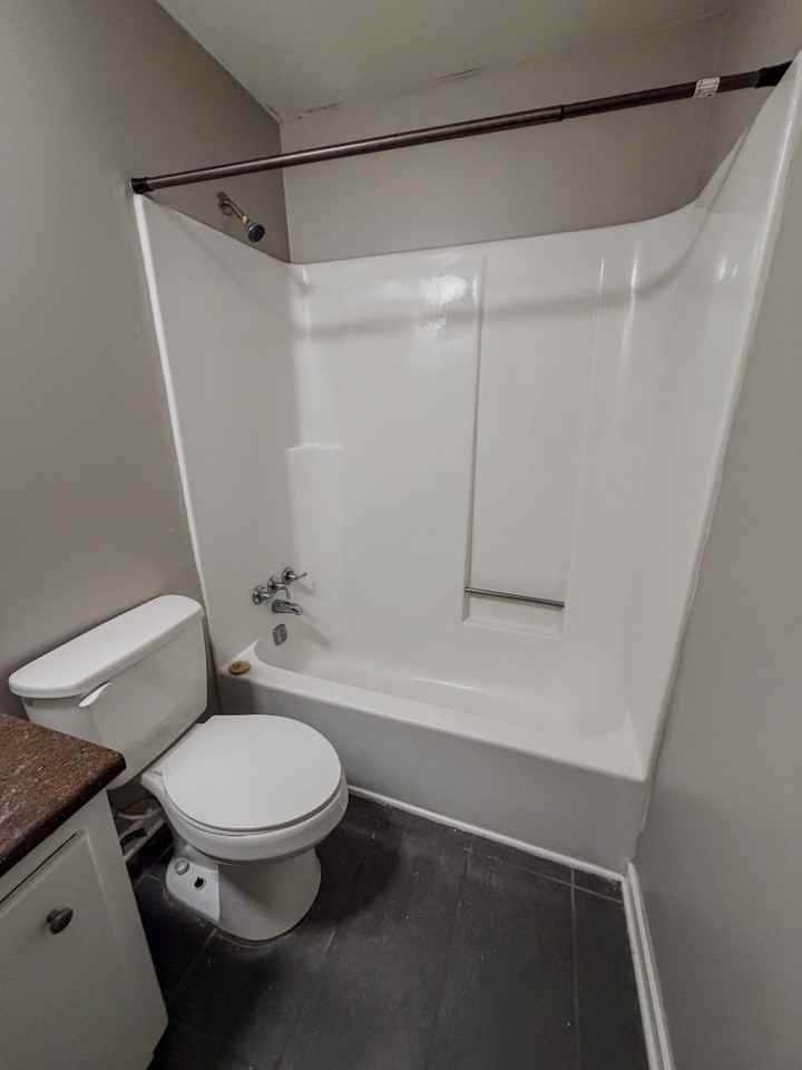 205 Windward St - Photo 7 of 10