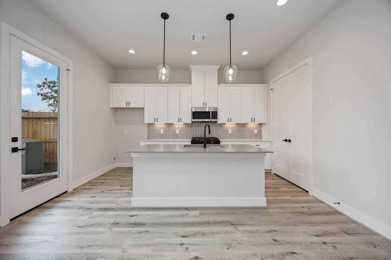 6111 De Campo St - Photo 2 of 15