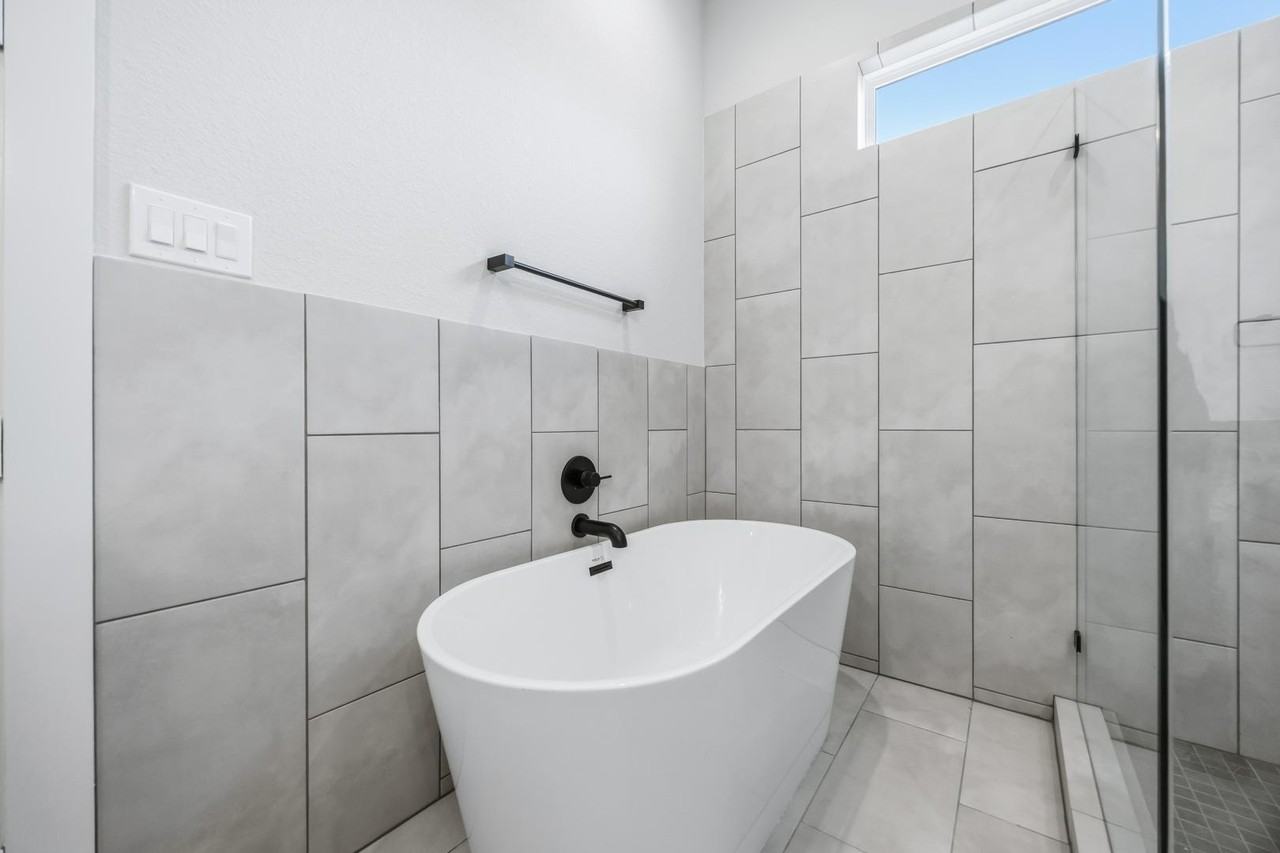 6111 De Campo St - Photo 7 of 15
