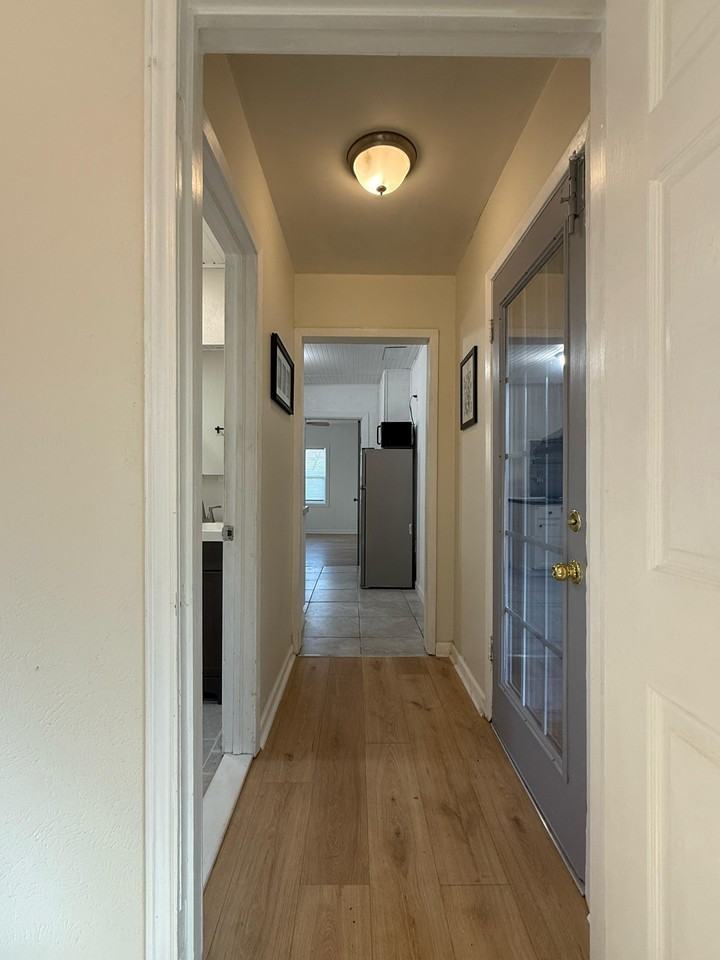 815 Aransas Dr #2 - Photo 4 of 12