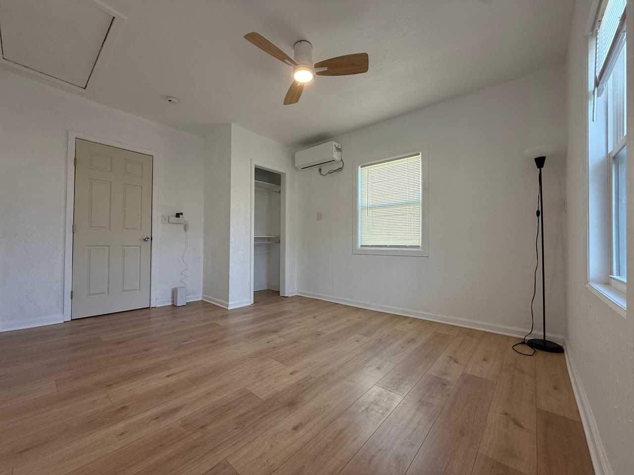 815 Aransas Dr #2 - Photo 5 of 12