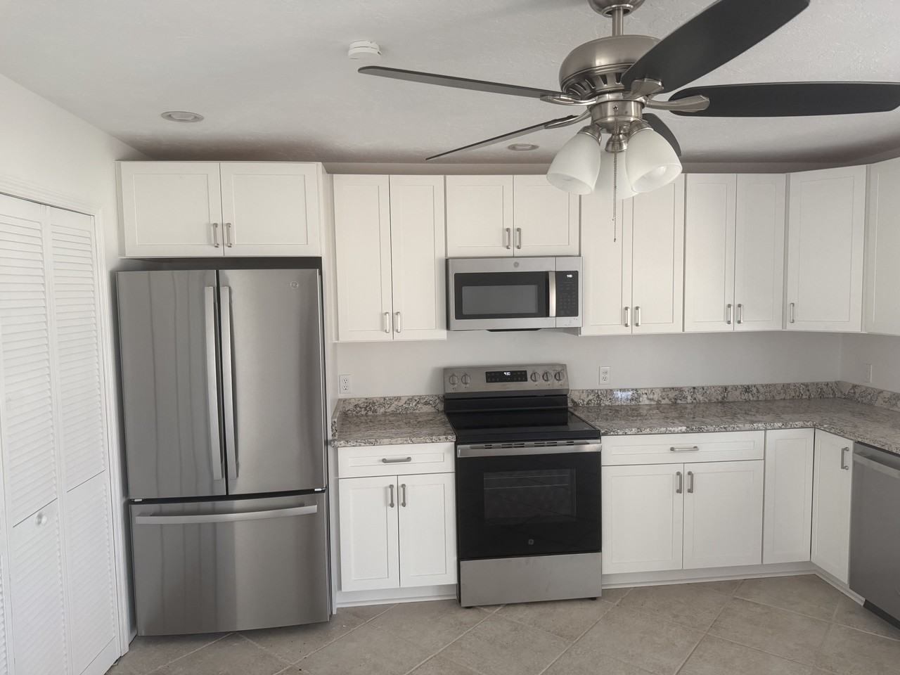 430 14th St Sw #NA - Photo 5 of 18