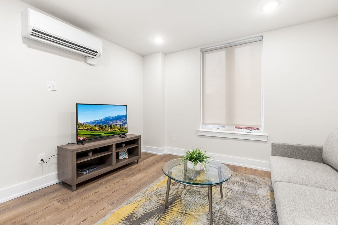 214 Vine - Photo 4 of 50