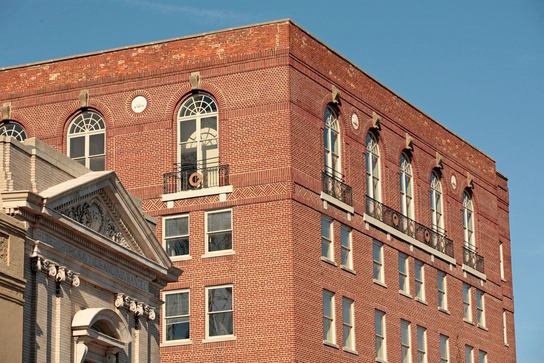 Courthouse View Apartments - Photo 5 of 24