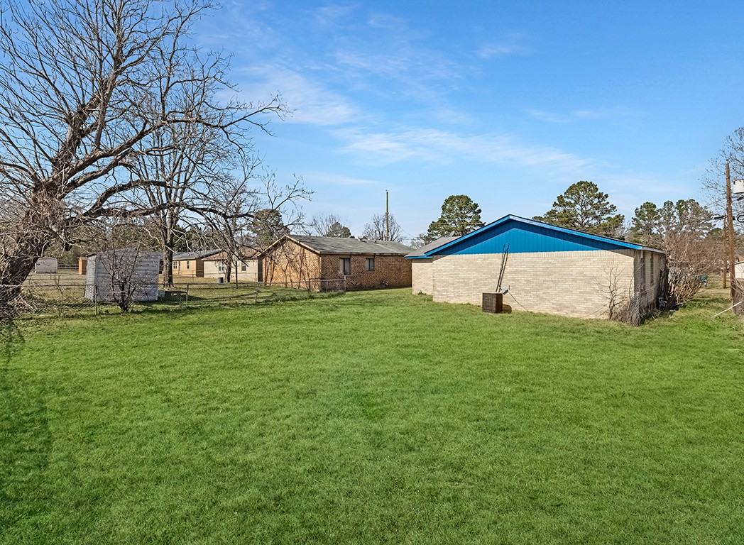 2405 Mamie Dr #NA - Photo 2 of 15