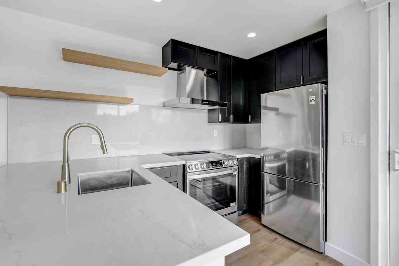 727 Westbourne - Photo 3 of 24