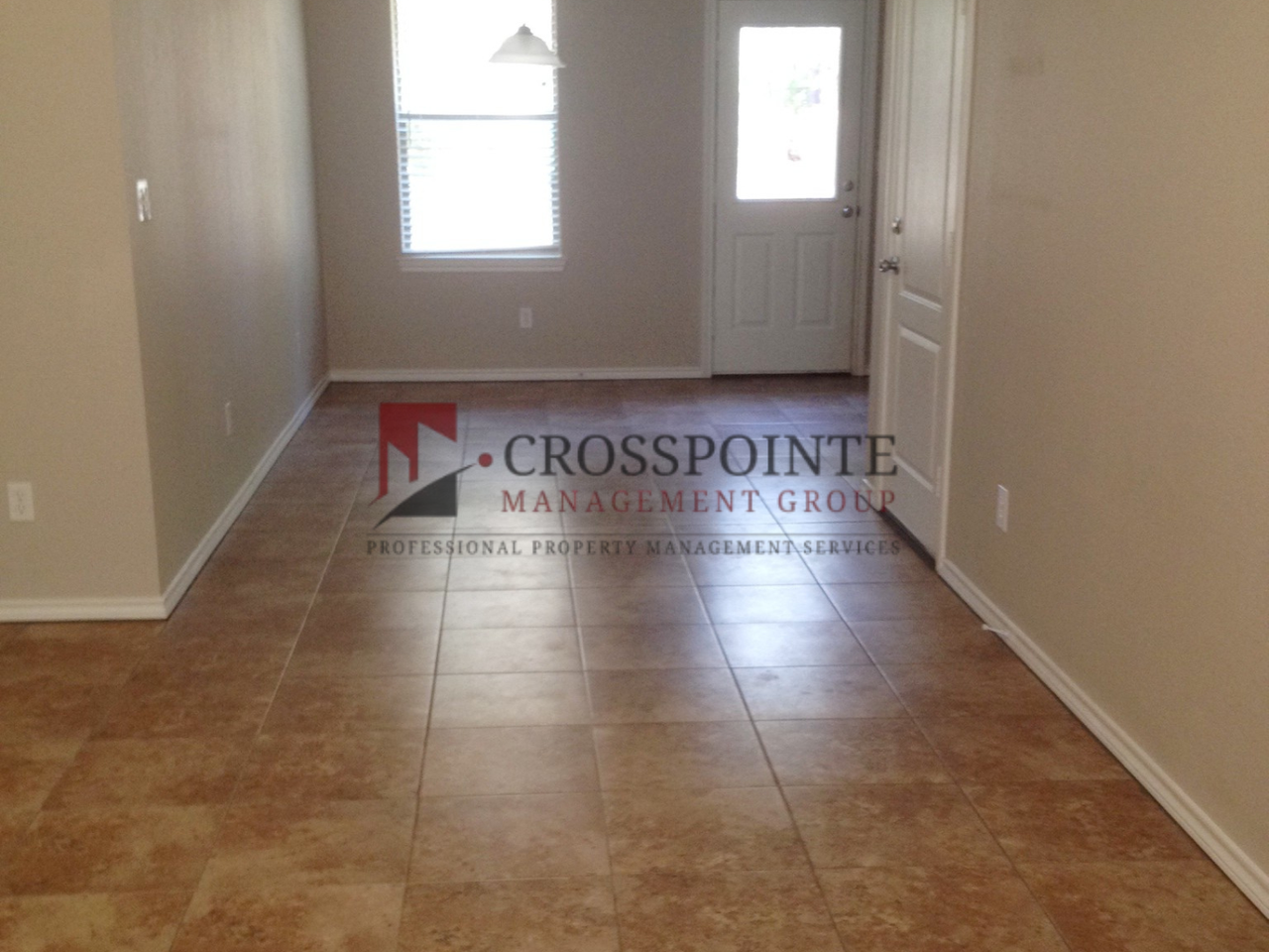 16952 Loring Ln - Photo 4 of 17