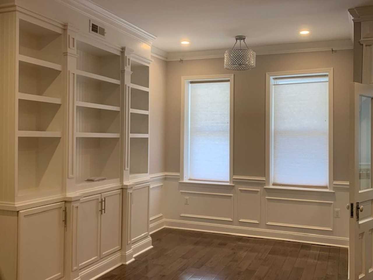 125 W Sharpnack St - Photo 4 of 32