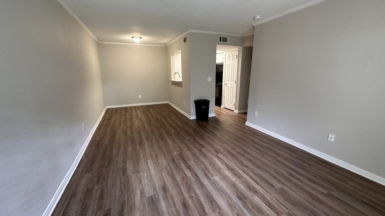 2825 Bellefontaine 105A - Photo 5 of 28