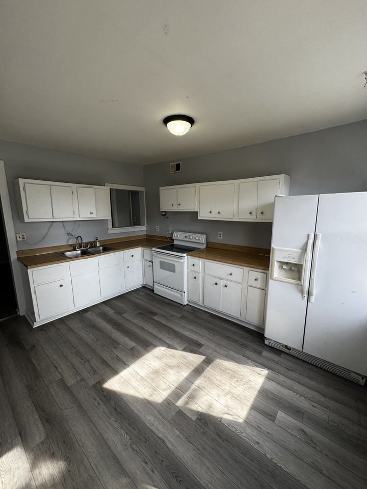 225 W Martin St #1 - Photo 2 of 15