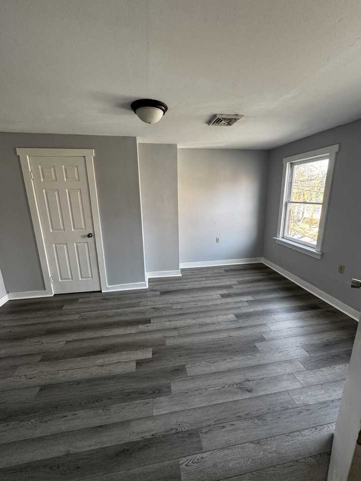 225 W Martin St #1 - Photo 5 of 15