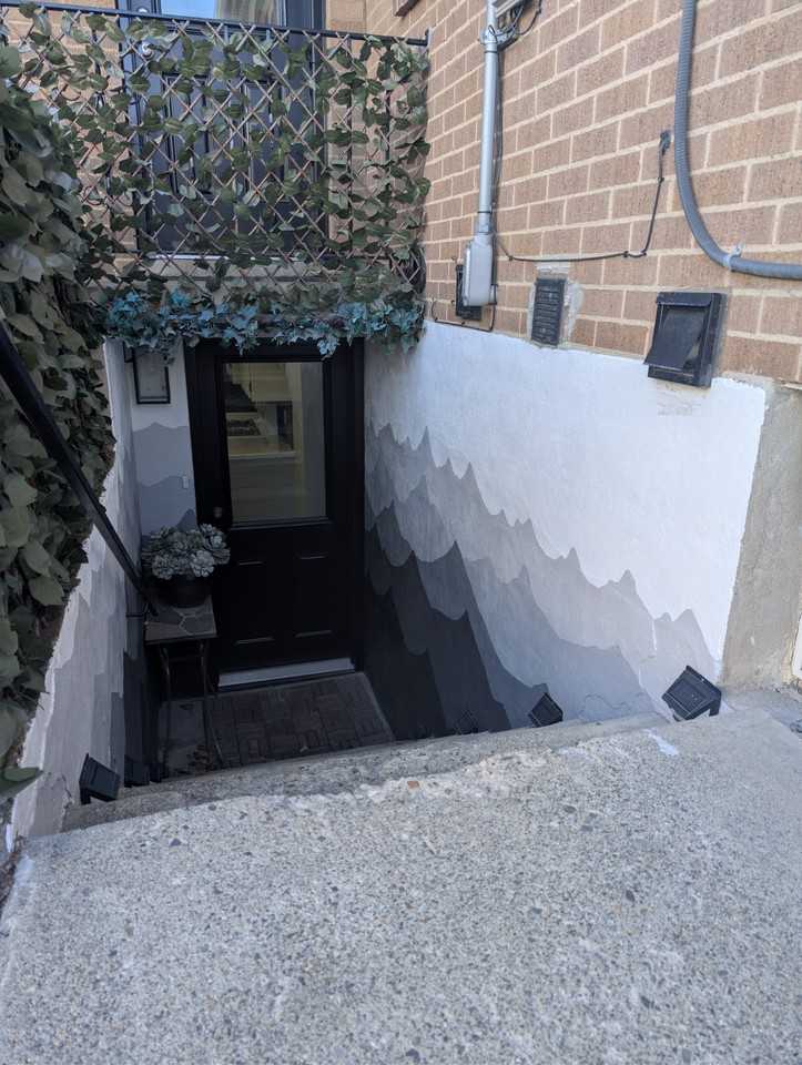 2275 E Hollywood Ave - Photo 2 of 21