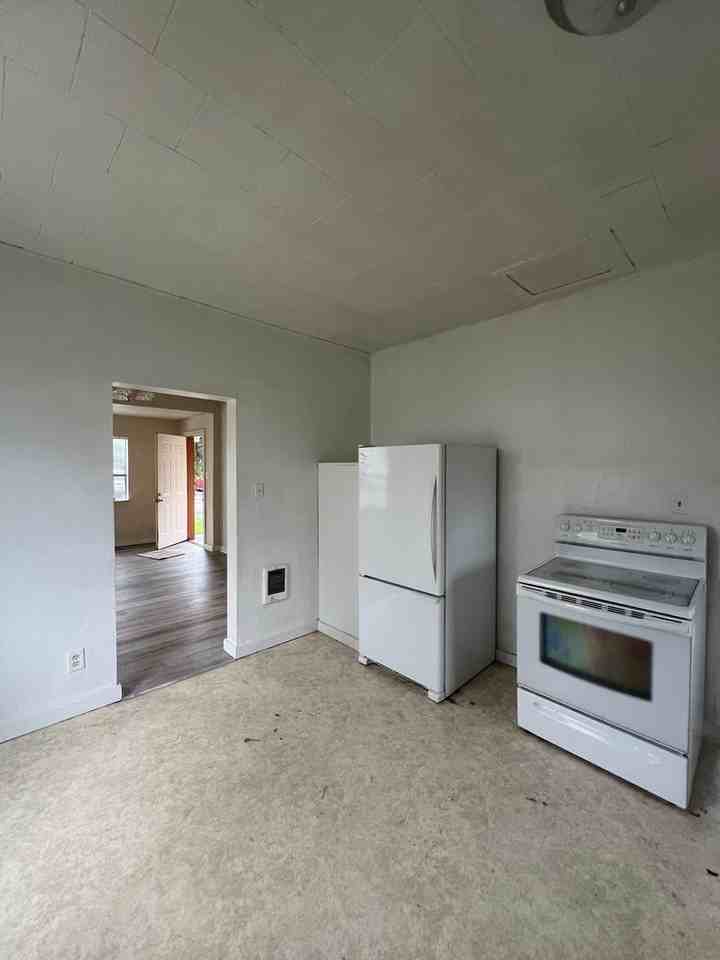 63718 Ellen St - Photo 6 of 12