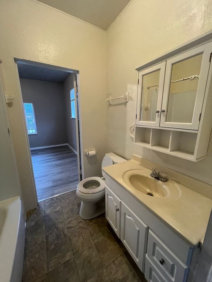 63718 Ellen St - Photo 7 of 12