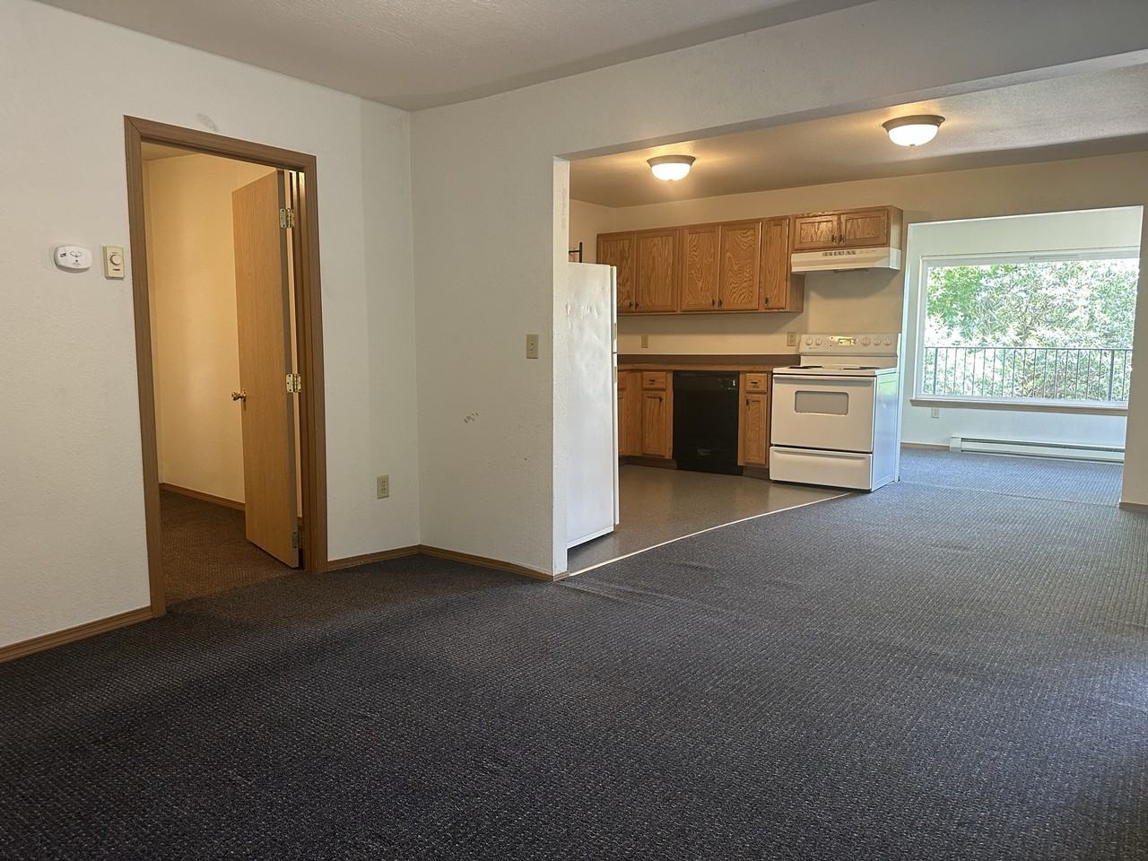 540 Ne Maiden Ln #2 - Photo 4 of 11