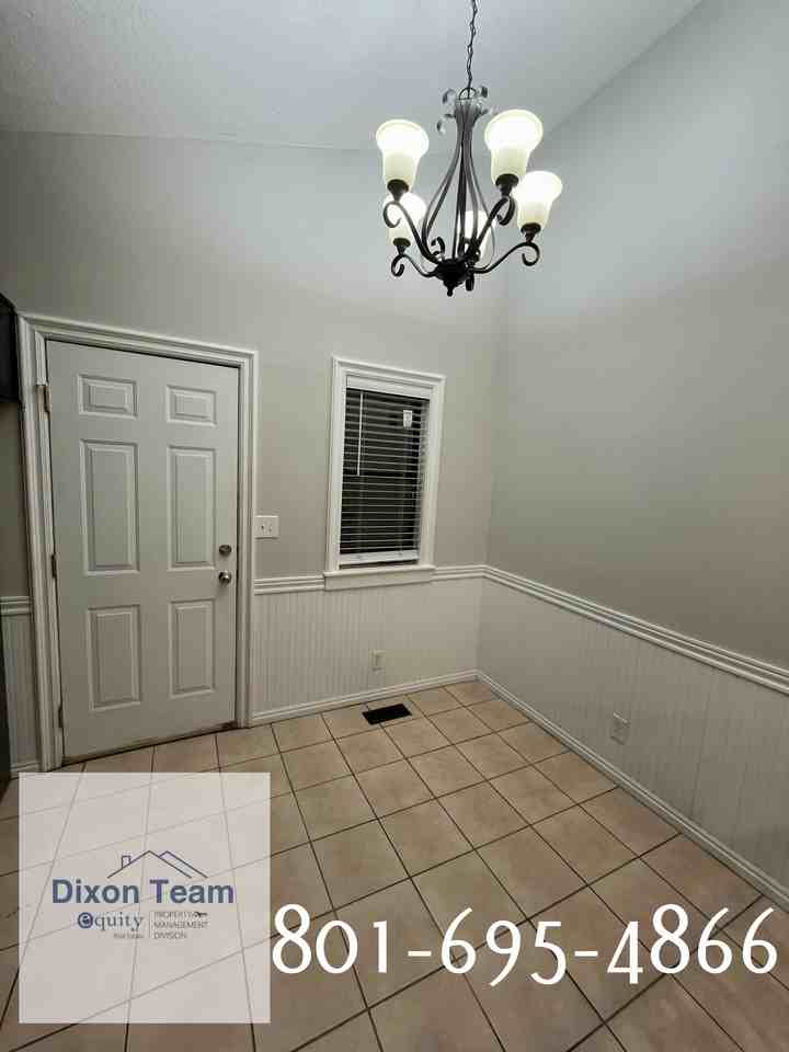 977 S 225 E #1 - Photo 5 of 13