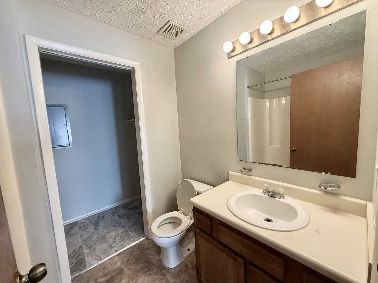 1808 Tryon Dr Unit 5 #1 - Photo 6 of 12