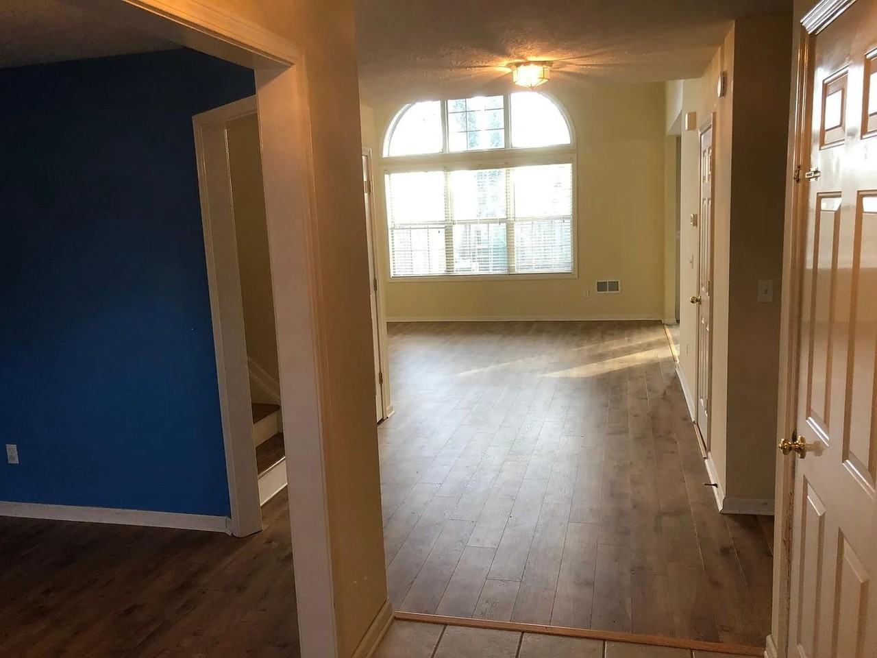 524 Newbury Way - Photo 3 of 20