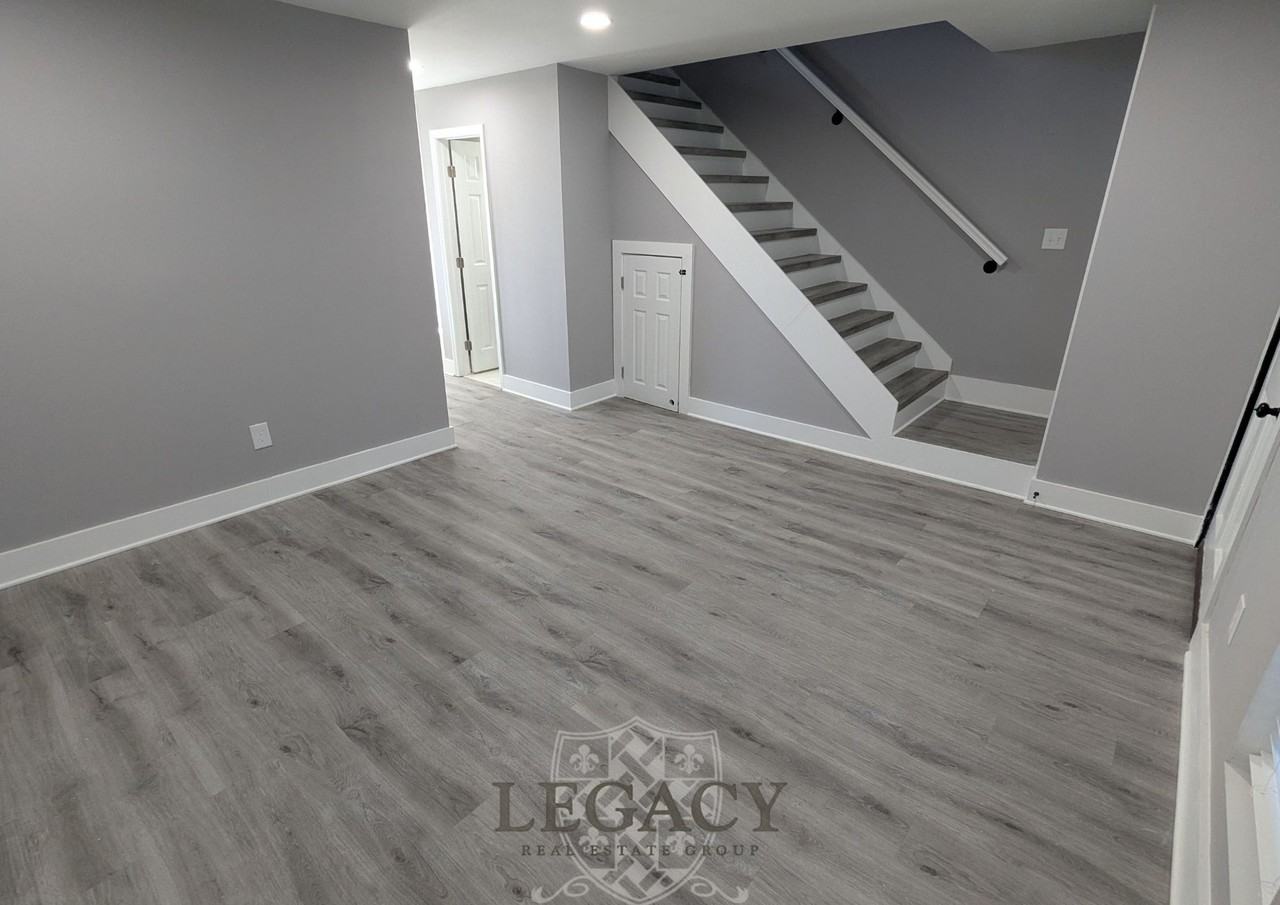 408 Huntington Ridge Dr #1 - Photo 2 of 16