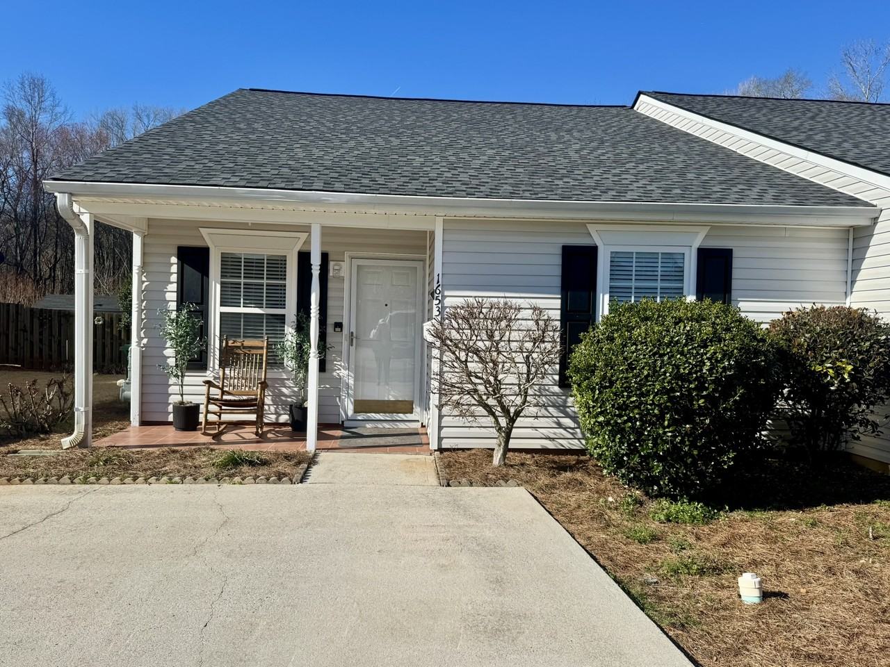 1653 Summerwoods Cir #1