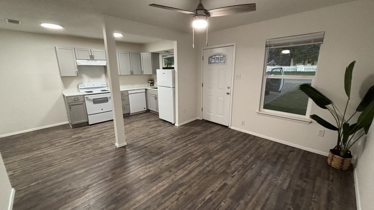 865 Anahuac Ave #863 - Photo 5 of 14