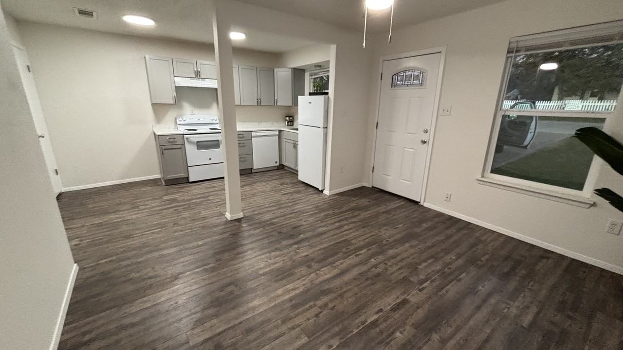 865 Anahuac Ave #863 - Photo 7 of 14