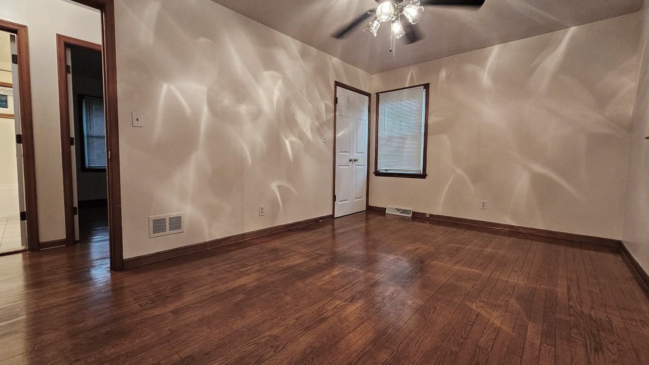 333 6th St Sw #1 - Photo 7 of 15