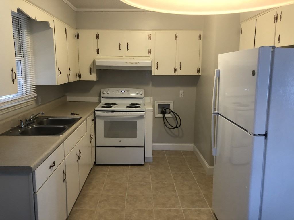 906 Sanborn St #NA - Photo 2 of 17