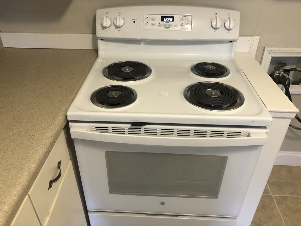 906 Sanborn St #NA - Photo 4 of 17