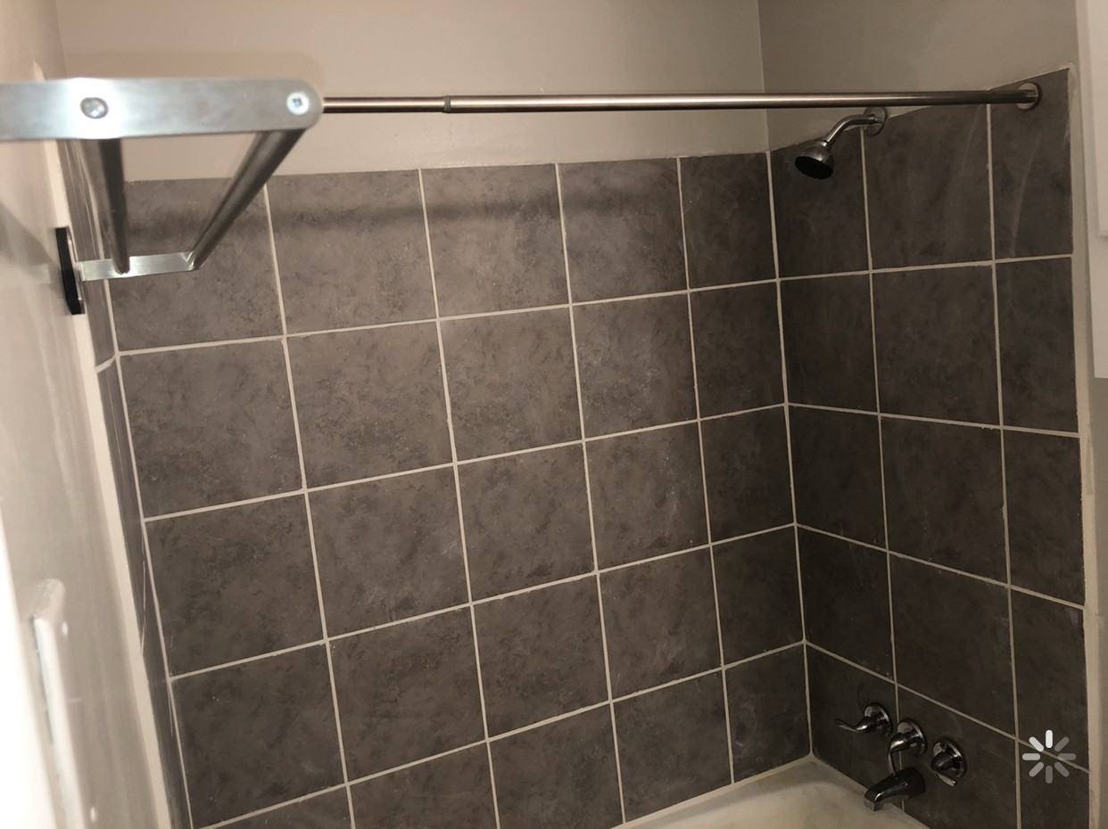 906 Sanborn St #NA - Photo 7 of 17