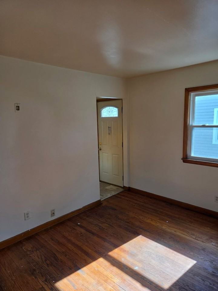 5054 N 56th St - Photo 3 of 17