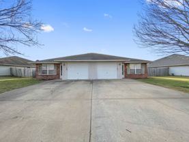 409 Nw Woodbury Dr - Photo 1 of 1