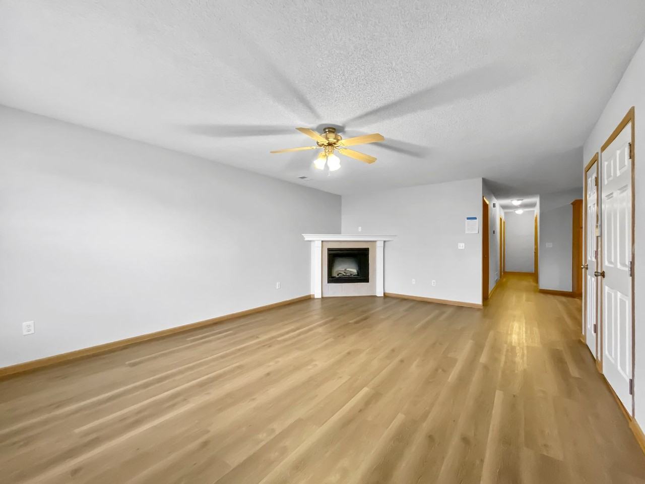 409 Nw Woodbury Dr - Photo 5 of 16