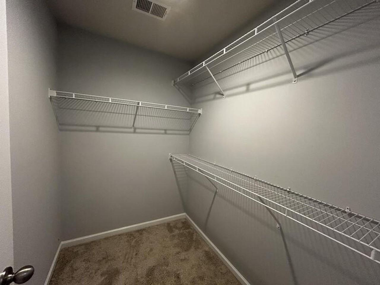 138 Adger Rd - Photo 3 of 19