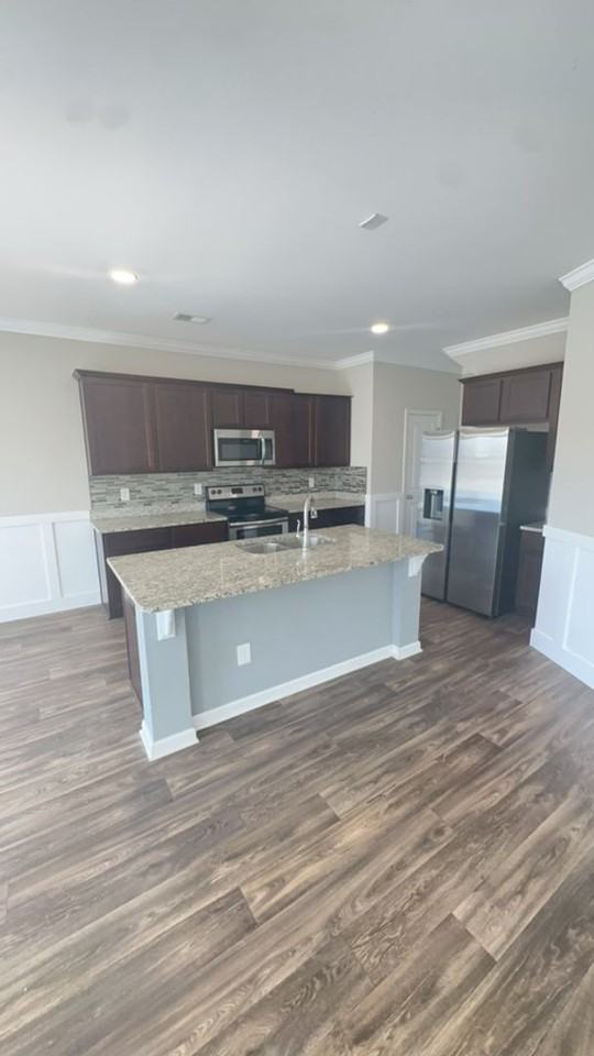 409 Hosea Ct - Photo 7 of 18