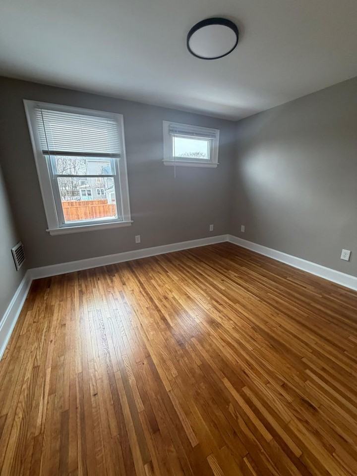 928 S 18th St - Photo 5 of 11