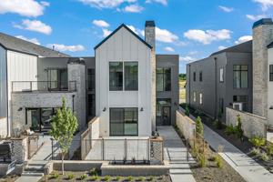 featured image of 2440 W Iron Coop St #1