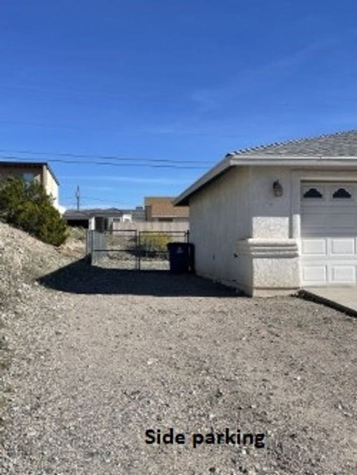 3164 Leawood Dr - Photo 3 of 23