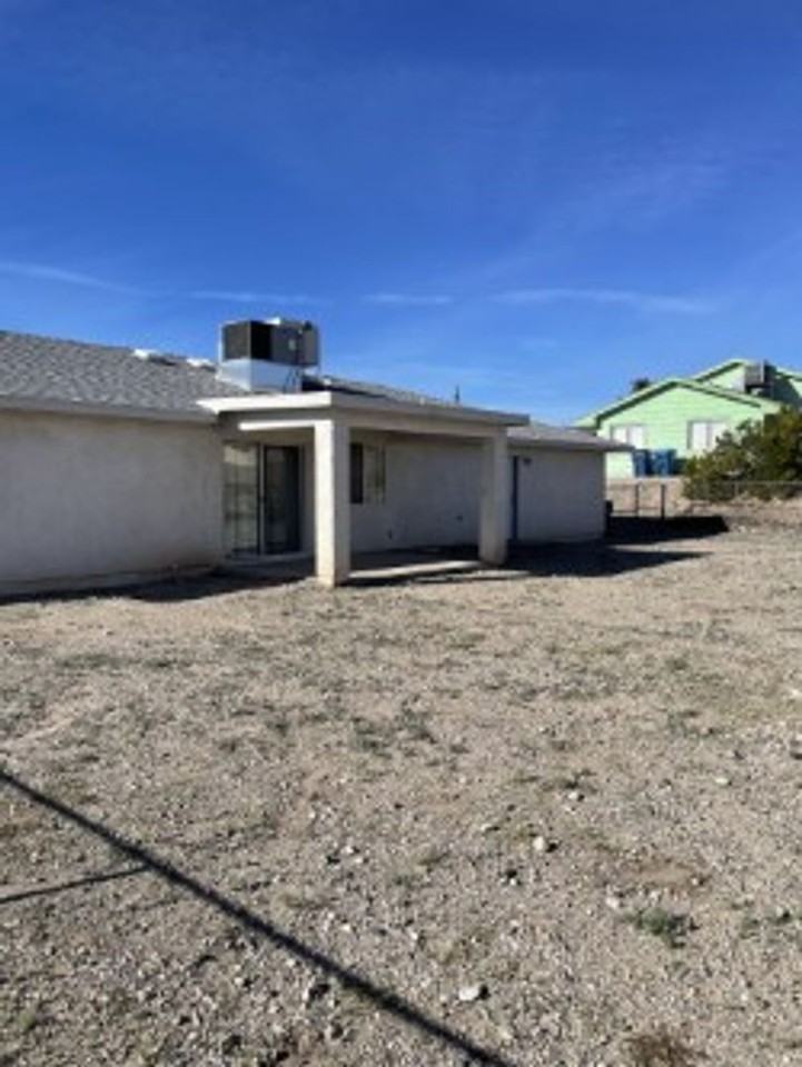 3164 Leawood Dr - Photo 5 of 23