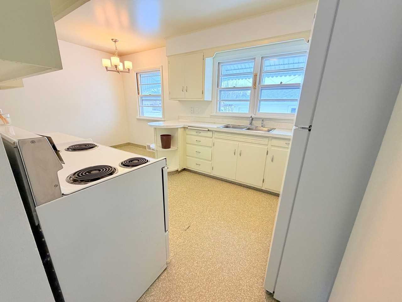 3656 4th Ave S - Photo 5 of 30